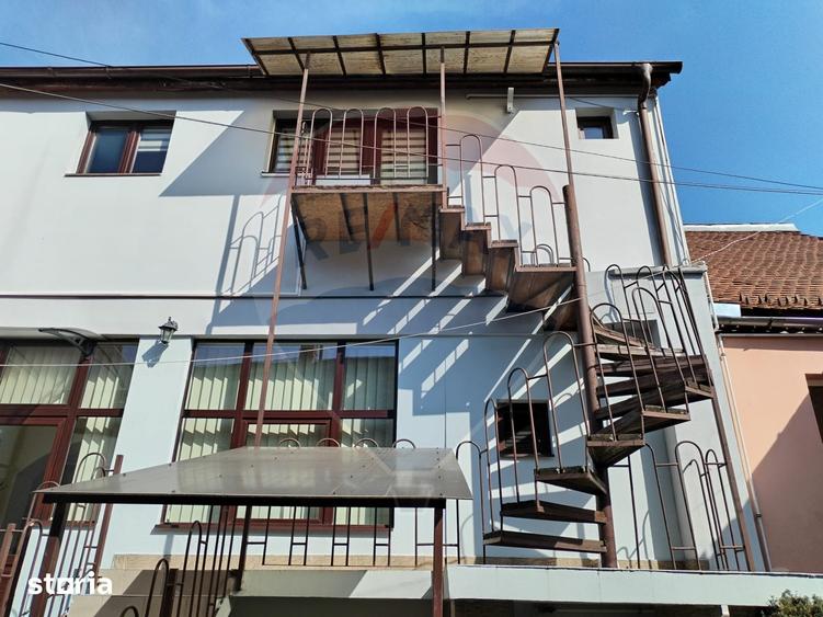 Apartament cu 2 camere, mobilat în Ultracentral