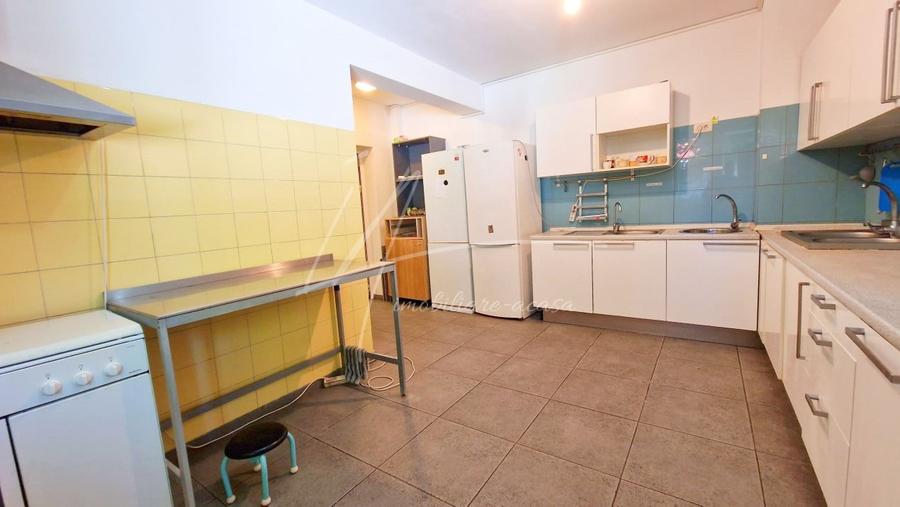 Apartament cu 5 camere circular, mobilat în Prelungirea Ghencea