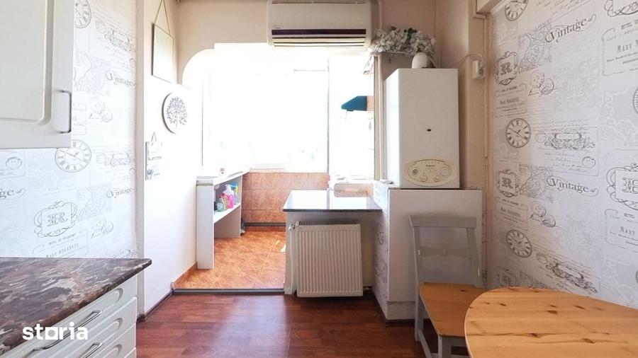 Apartament cu 4 camere decomandat în Banat