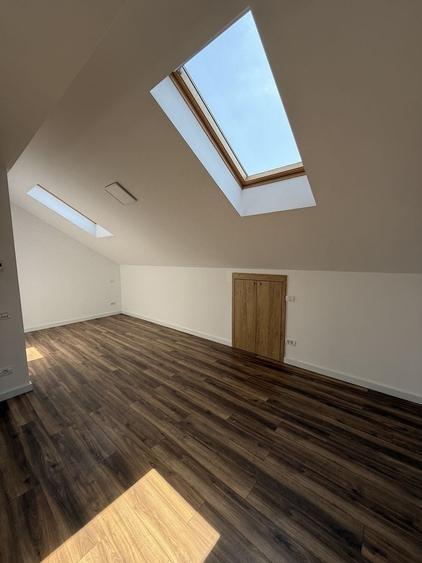 Duplex cu 4 camere cu Canalizare în Central