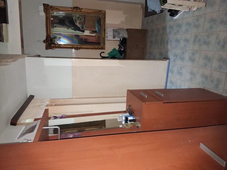 Apartament cu 3 camere semidecomandat în Dacia