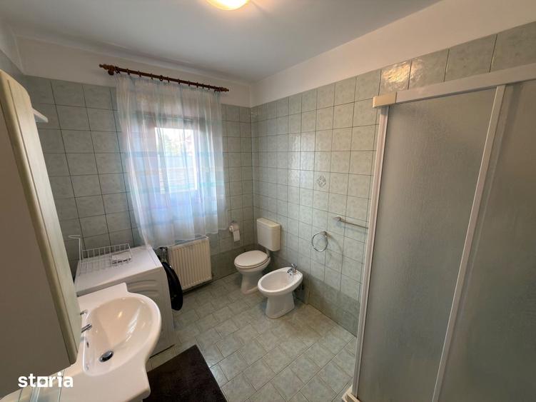Casă cu 6 camere cu Teren 1306 Mp în Săcălaz