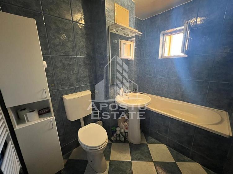 Apartament cu 3 camere decomandat, mobilat în Girocului