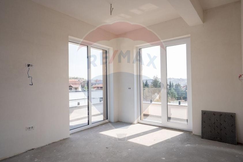 Casă individuală cu 5 camere cu Teren 600 Mp în Dealuri Oradea