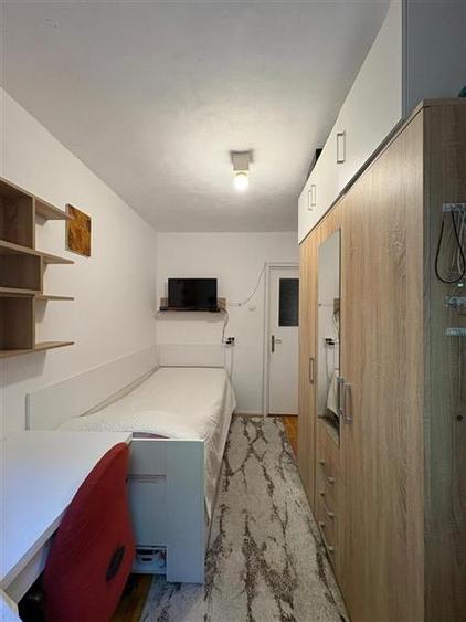 Apartament cu 3 camere semidecomandat în Circumvalațiunii