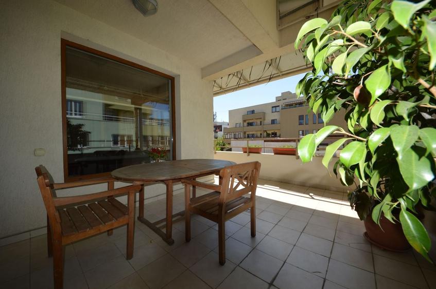 Apartament cu 4 camere decomandat, mobilat în Herăstrău