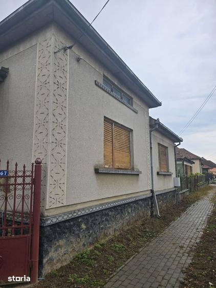 Casă cu 3 camere cu Teren 4800 Mp în Botiz