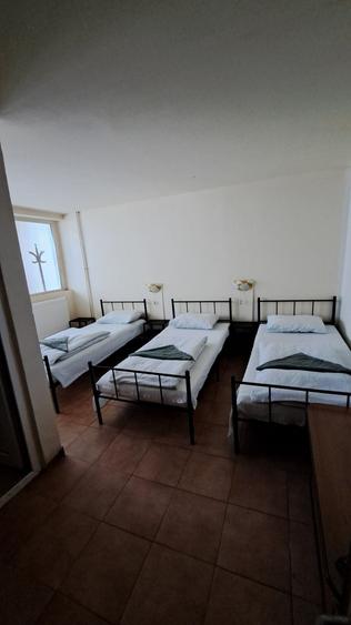 Casă cu 4 camere în Bârzești