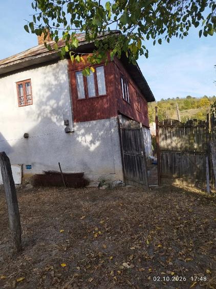 Casă cu 4 camere cu Teren 3000 Mp în Dănciulești