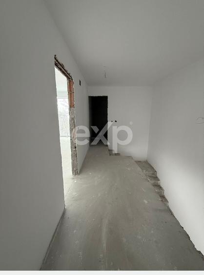 Casă cu 3 camere cu Teren 200 Mp în Smeura