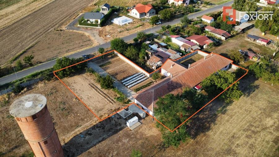 Spațiu industrial, de 382 mp, în Peciu Nou