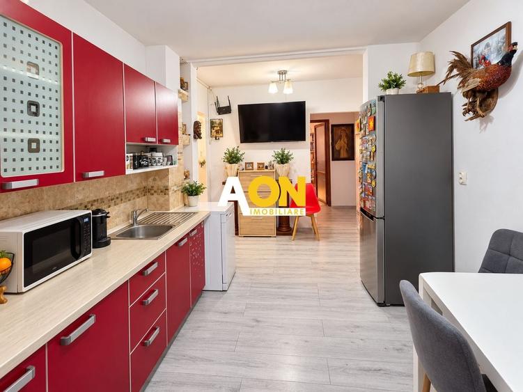 Apartament cu 4 camere decomandat, mobilat în Ampoi 2