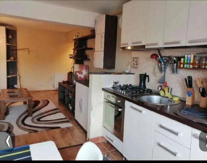 Apartament cu 2 camere semidecomandat în Florești
