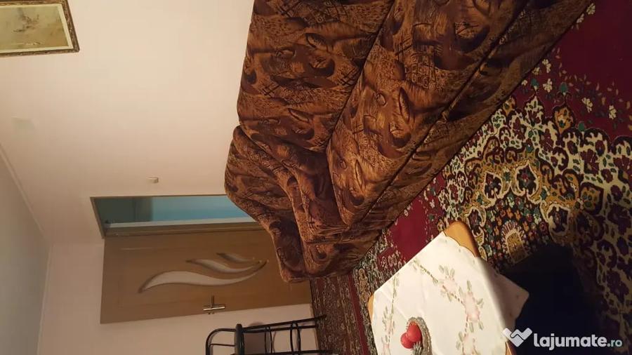 Apartament cu 3 camere decomandat în Rahova