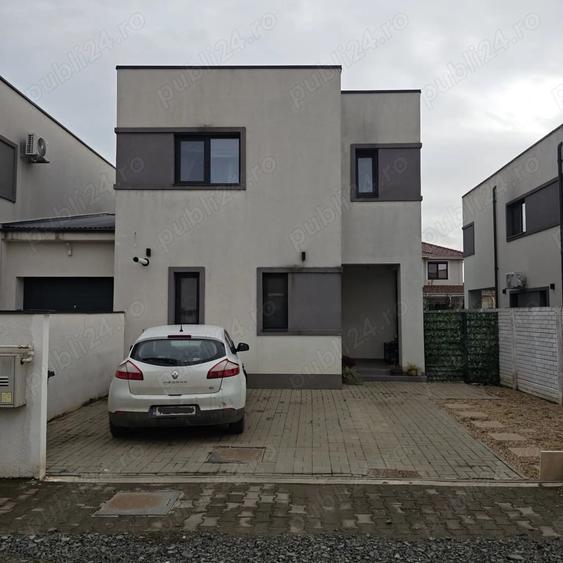 Casă cu 4 camere cu Teren 220 Mp în Dumbrăvița