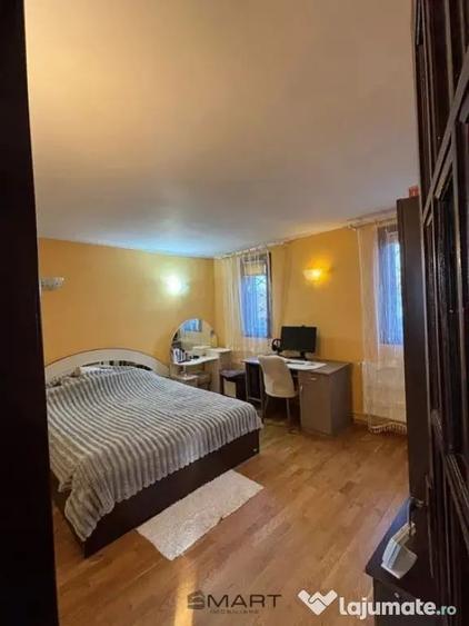 Casă cu 10 camere cu Teren 500 Mp în Calea Poplăcii