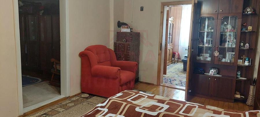 Duplex cu 4 camere cu Canalizare în Central