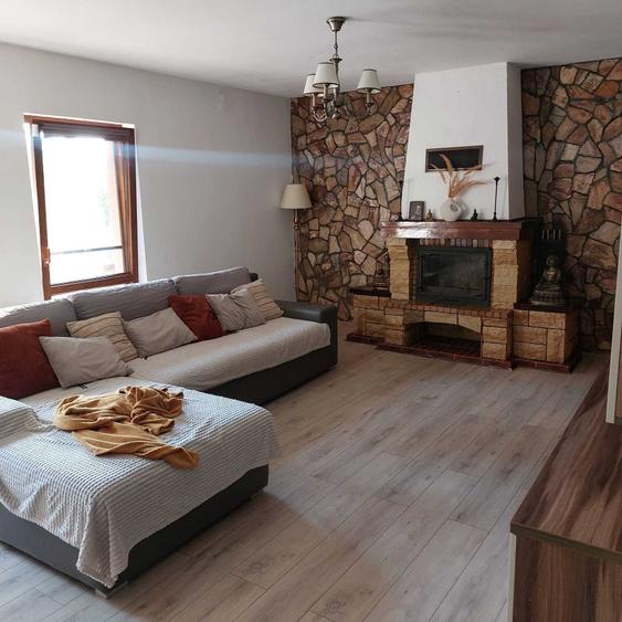 Casă cu 4 camere în Măgura