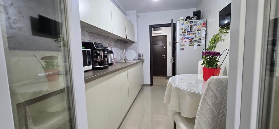 Apartament cu 3 camere decomandat, mobilat în Ultracentral