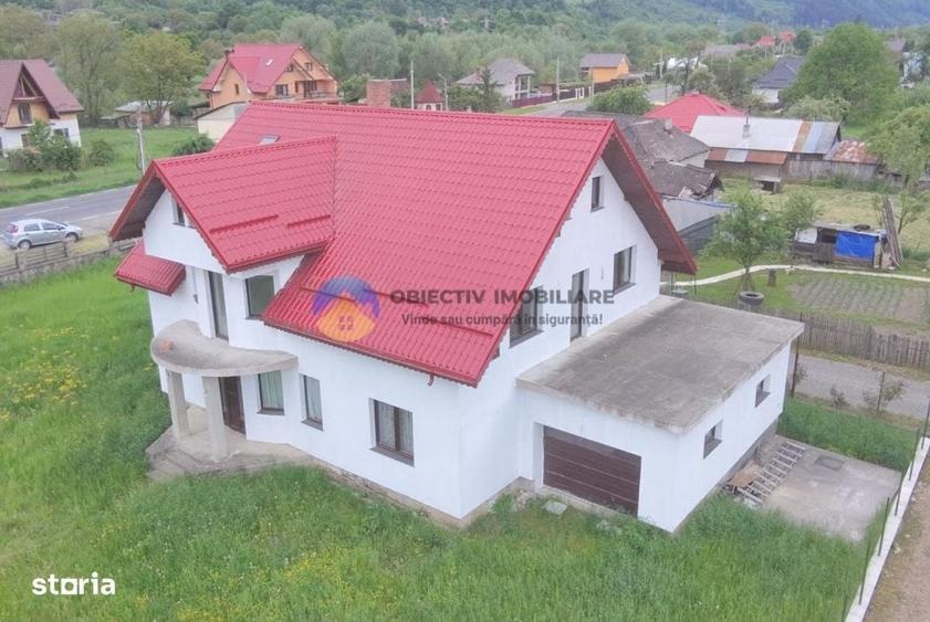 Casă cu 4 camere în Straja