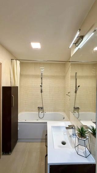 Apartament cu 2 camere decomandat în Republicii
