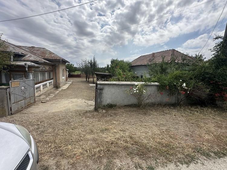 Casă cu 4 camere în Mamura