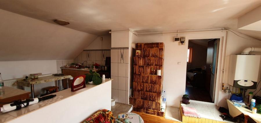 Casă cu 5 camere cu Teren 1080 Mp în Blejoi