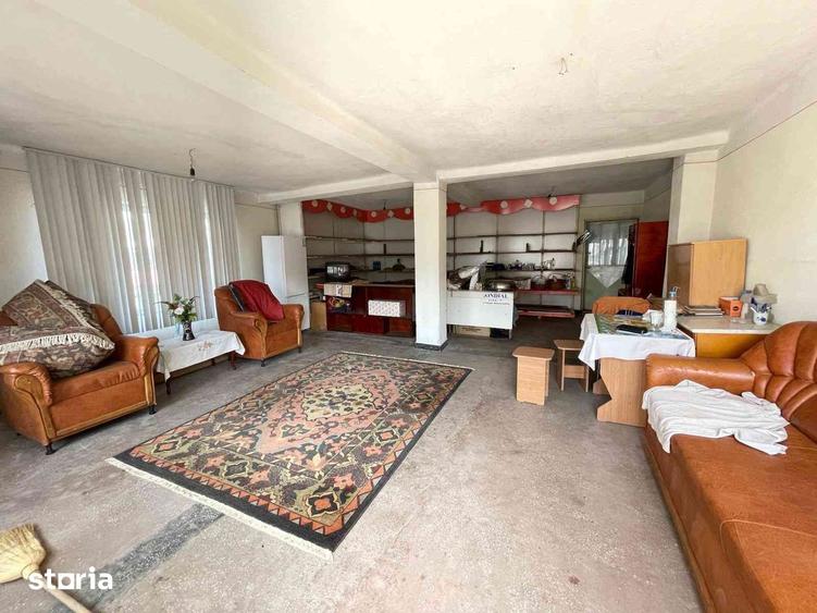 Casă cu 5 camere cu Teren 660 Mp în Central
