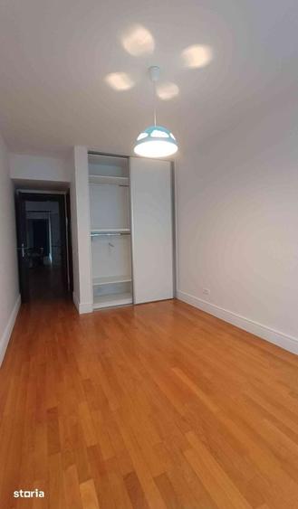 Apartament cu 4 camere în Domenii