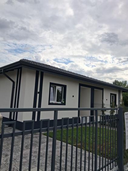 Casă cu 3 camere în Sânmihaiu Român