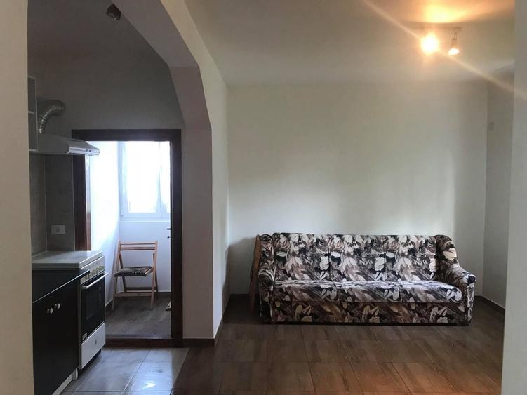Garsonieră în Tătăranu
