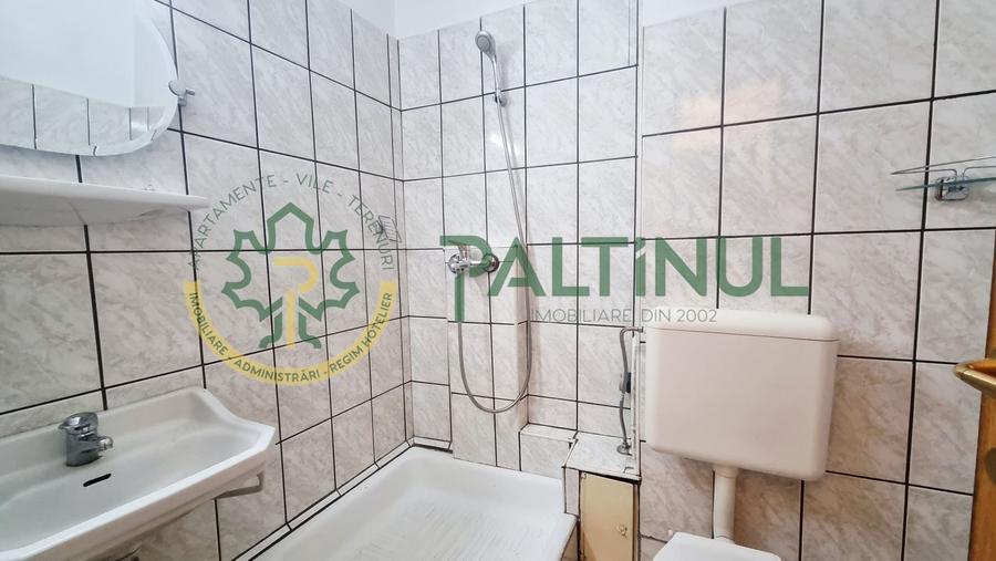 Apartament cu 4 camere decomandat, mobilat în Central