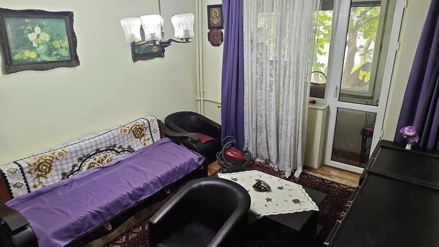 Apartament cu 3 camere semidecomandat în Crihala