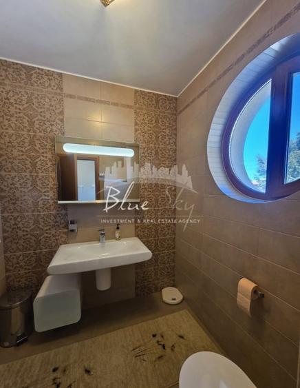 Casă individuală cu 6 camere cu Canalizare în Poiana