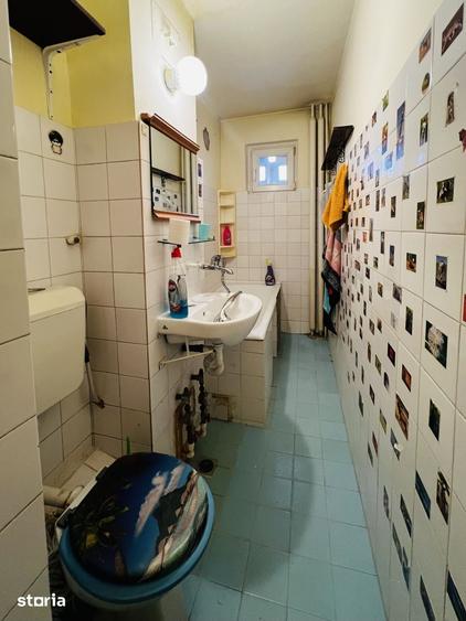 Apartament cu 4 camere semidecomandat în Girocului