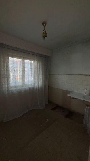 Apartament cu 3 camere decomandat în Ampoi 3