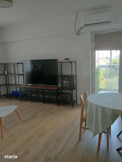 Apartament cu 3 camere decomandat în Străulești