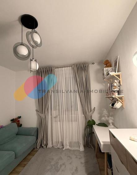 Apartament cu 3 camere semidecomandat în Florești
