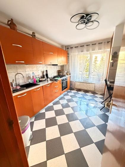 Apartament cu 3 camere decomandat, mobilat în Calea Călărașilor
