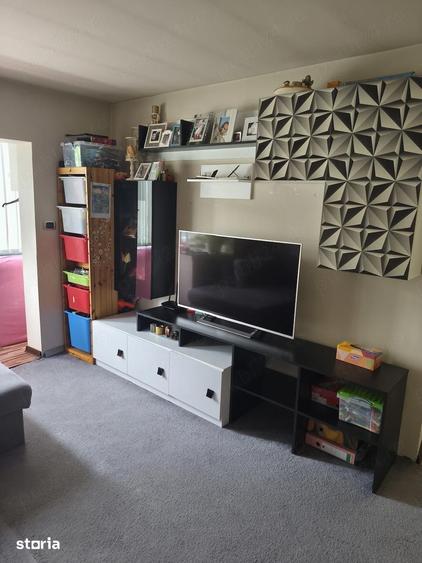 Apartament cu 2 camere semidecomandat, mobilat în Est