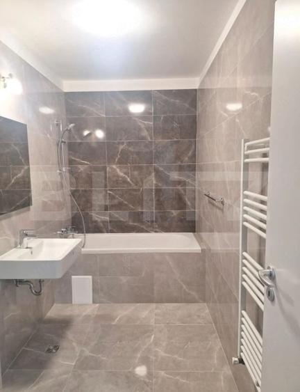 Apartament cu 2 camere decomandat, mobilat în Tractorul