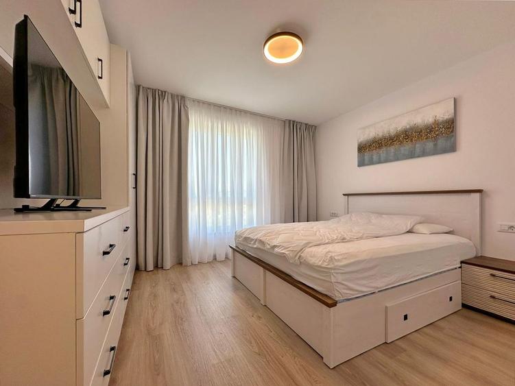 Apartament cu 3 camere decomandat, mobilat în Tractorul