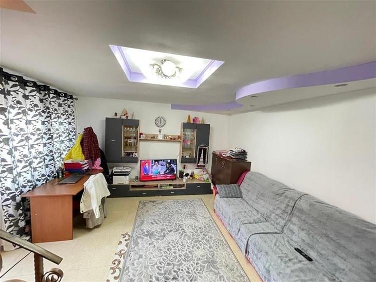 Casă individuală cu 3 camere cu Canalizare în Central