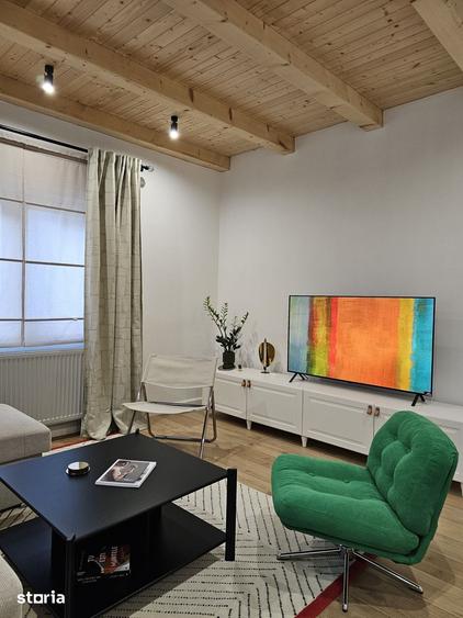 Casă cu 5 camere cu Teren 360 Mp în Central