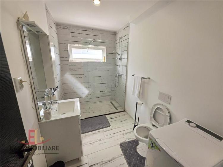 Apartament cu 2 camere decomandat în 22 Decembrie 1989