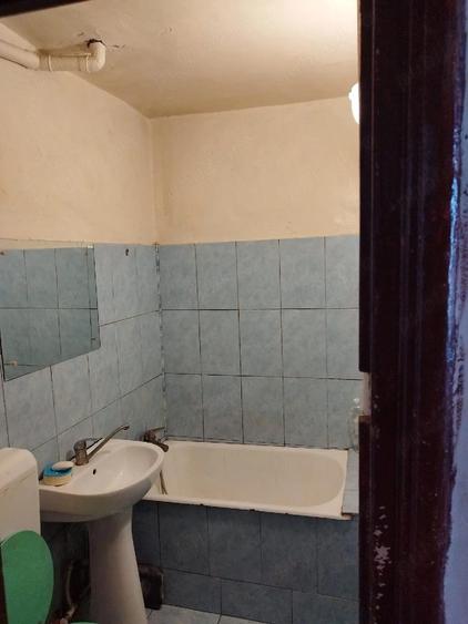 Apartament cu 3 camere semidecomandat în Drumul Taberei