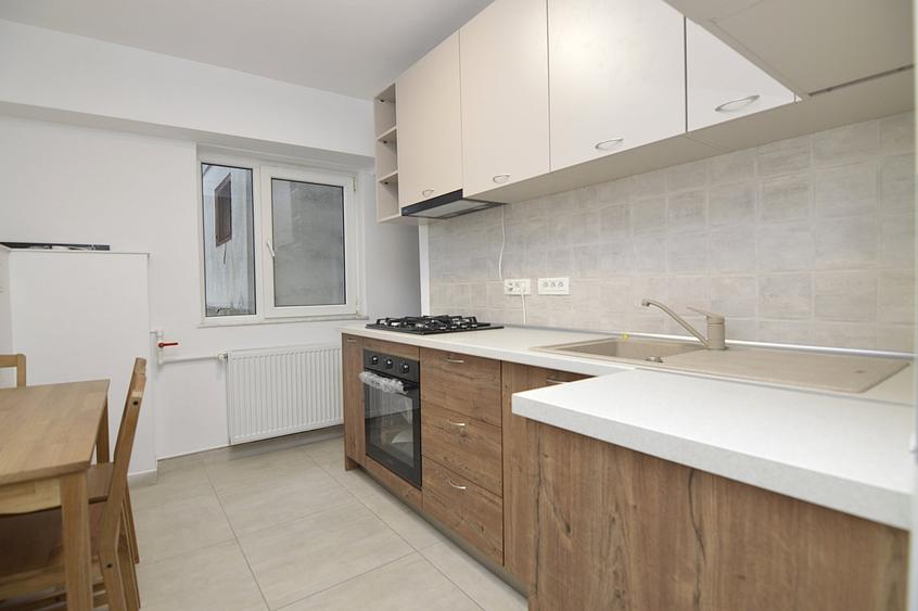 Apartament cu 3 camere decomandat, mobilat în Unirii