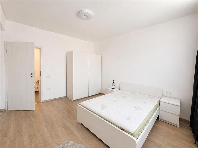Apartament cu 2 camere decomandat, mobilat în Central