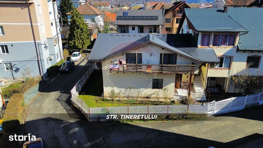 Casă cu 5 camere cu Teren 219 Mp în Orașul Vechi