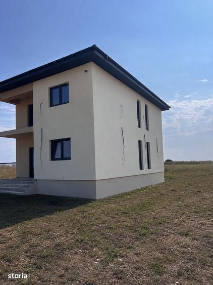 Casă cu 4 camere în Vidra